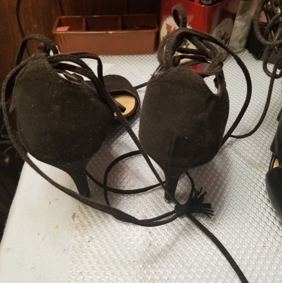 Shoes - Picture 2 of 4